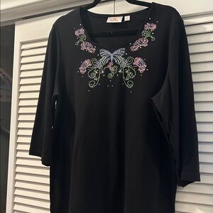 Quacker Factory Black Top with Butterfly and Floral Embellishments. Large.
